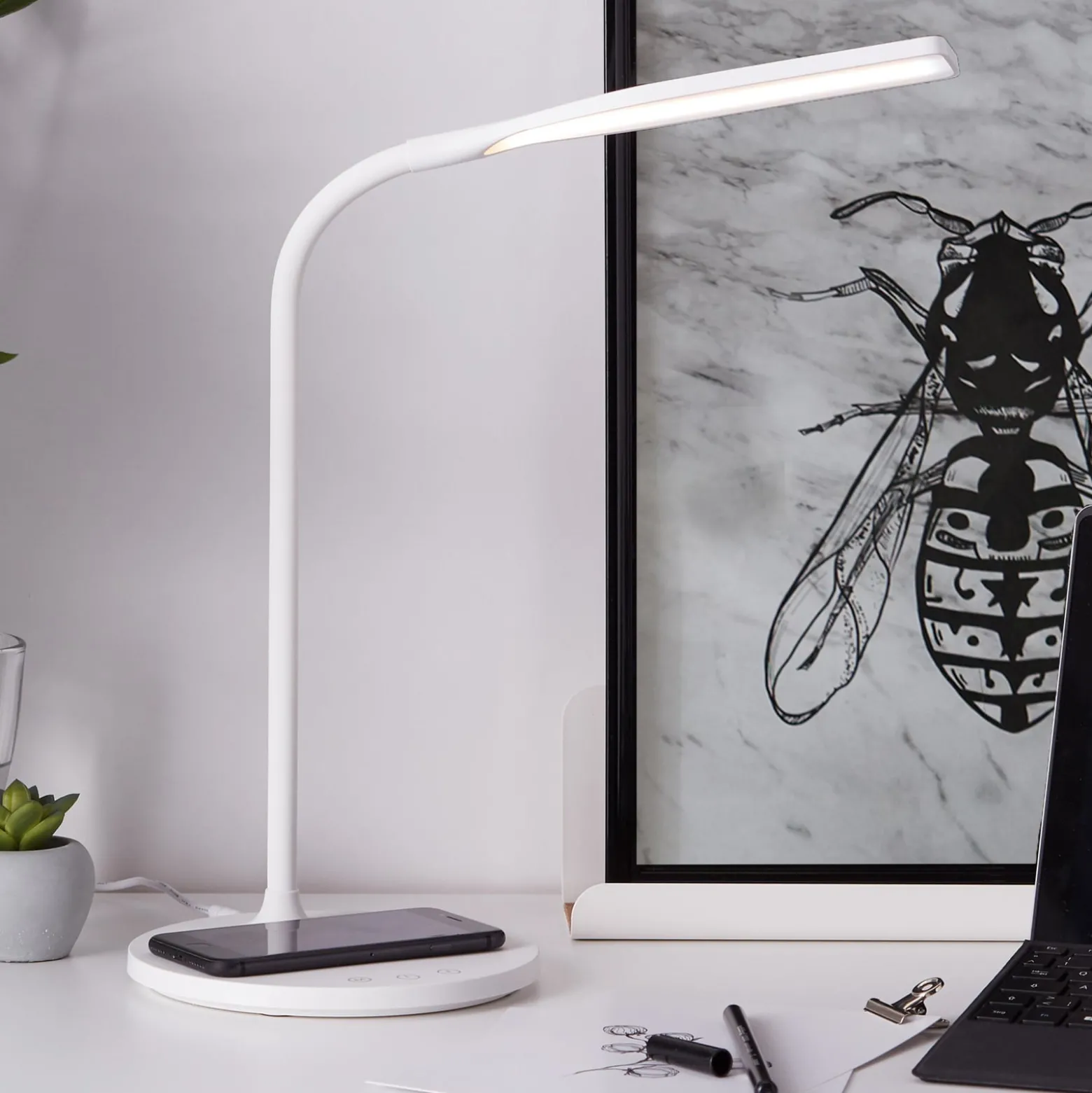 Joni LED-pöytävalaisin, valkoinen, korkeus 34 cm, CCT, himmennettävä