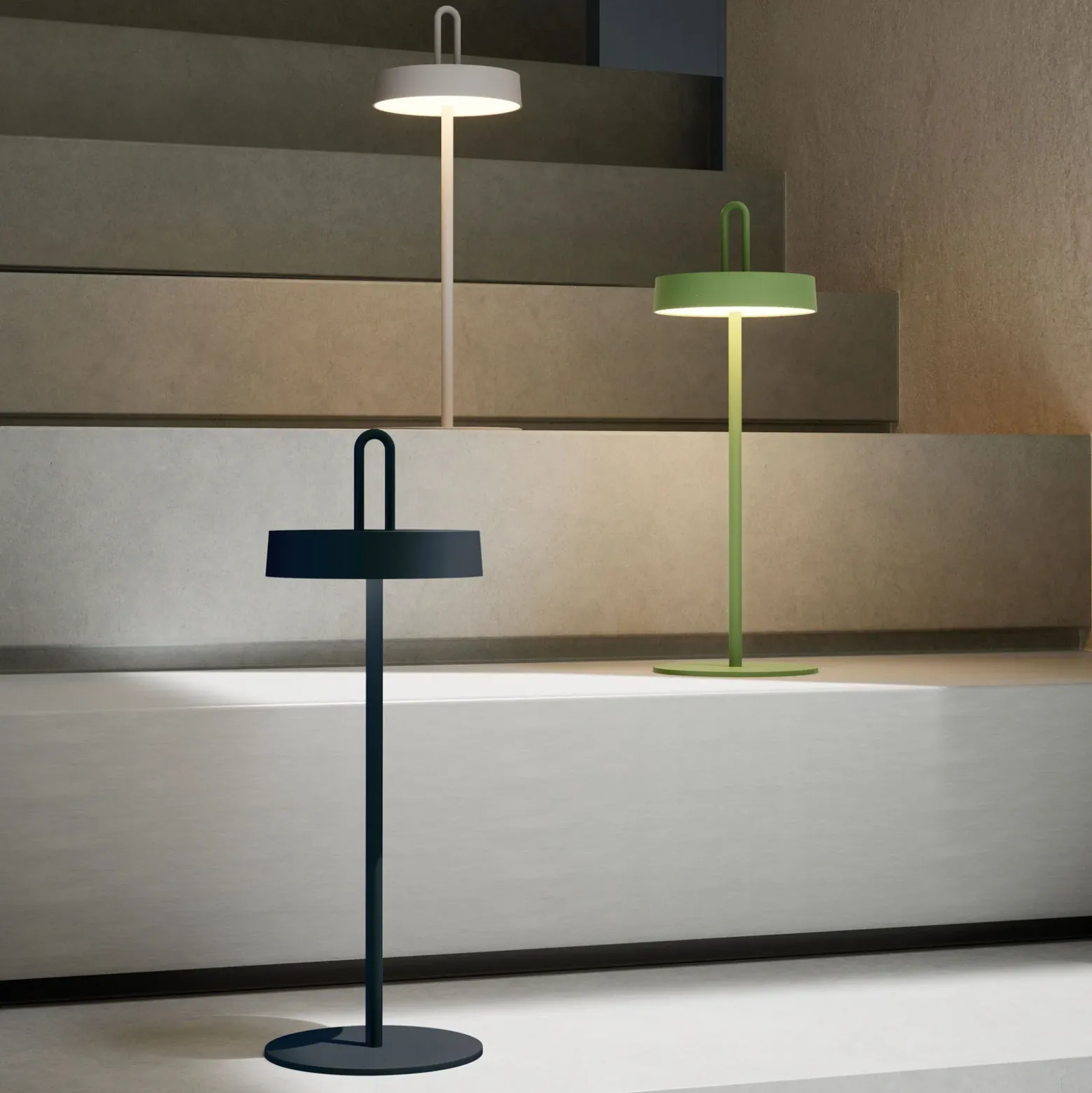 JUST LIGHT. Amag LED ladattava pöytävalaisin, musta, rauta, IP44