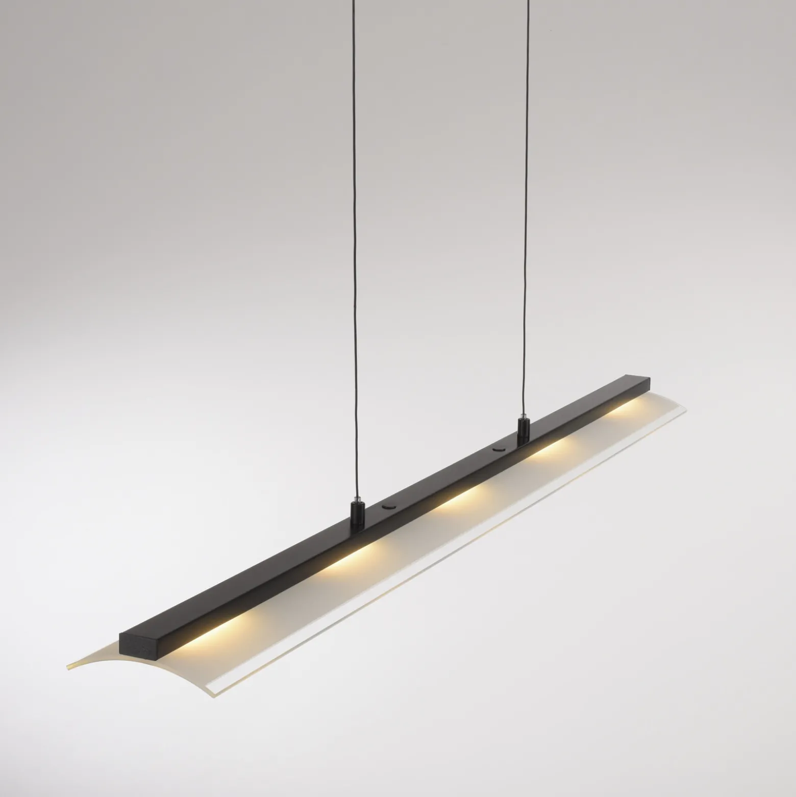 JUST LIGHT. LED-riippuvalaisin Nele, musta, rauta, lasi