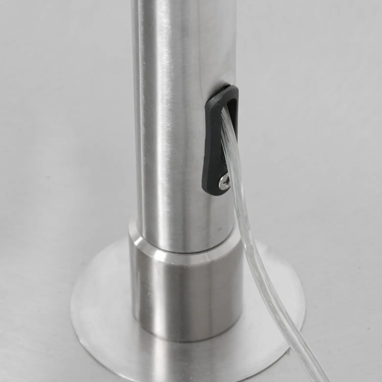 Kaareva maavalaisin Sparkled Light hopea/mutainen, korkeus 240 cm