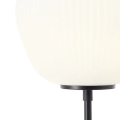 Kaizen lattiavalaisin, korkeus 140 cm, opaali, lasi/metalli