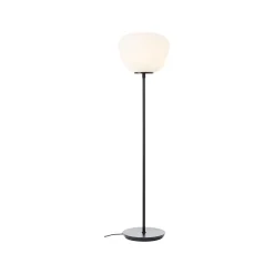 Kaizen lattiavalaisin, korkeus 140 cm, opaali, lasi/metalli