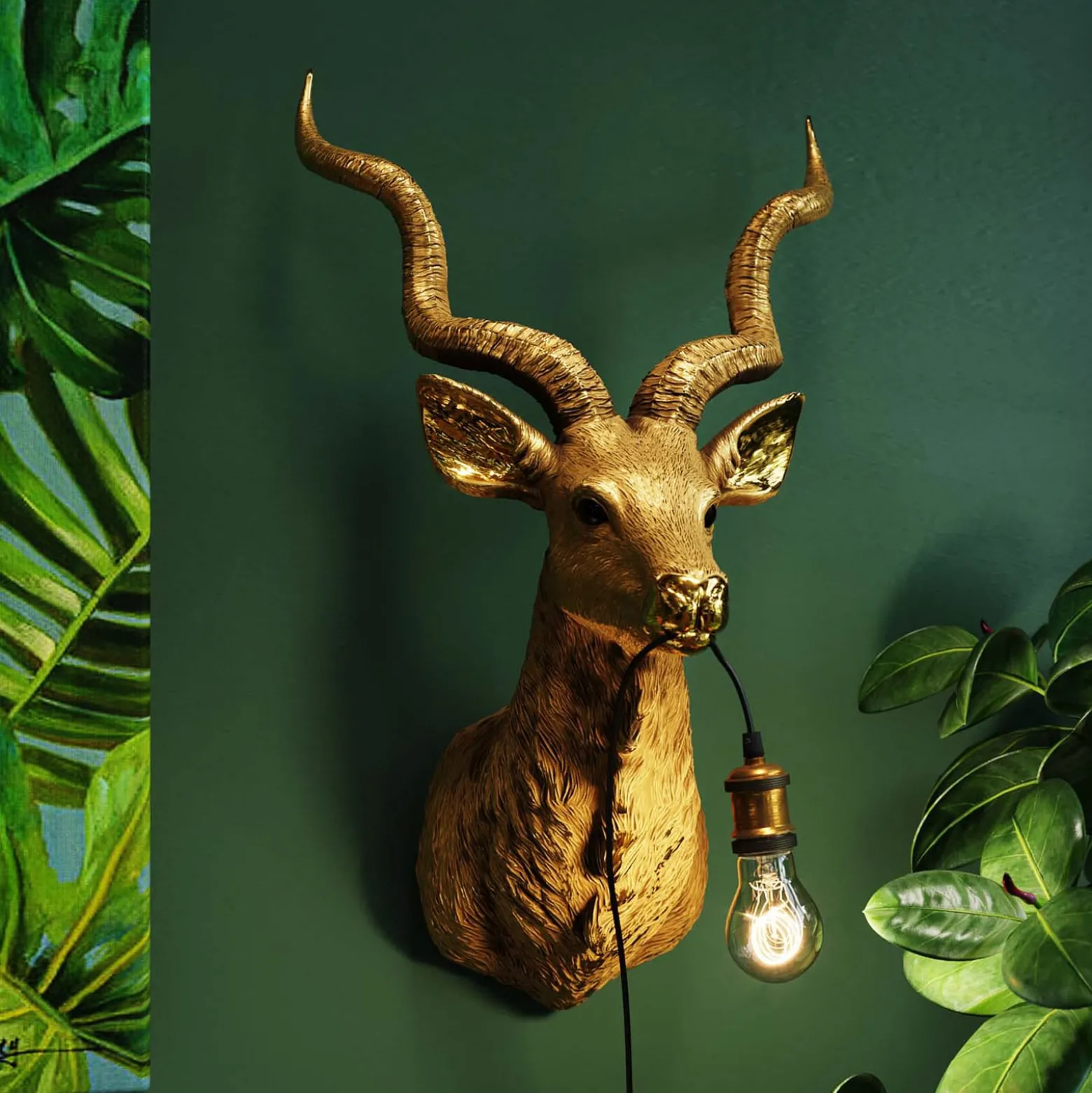KARE Animal Goat -seinävalo pistokkeella, kulta