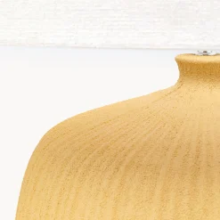 Kare Luma -pöytävalaisin, keltainen, puuvilla/keraaminen, 70 cm, E27