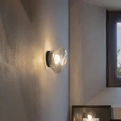 Karman Agua -LED-seinävalaisin, IP44, kirkas lasi