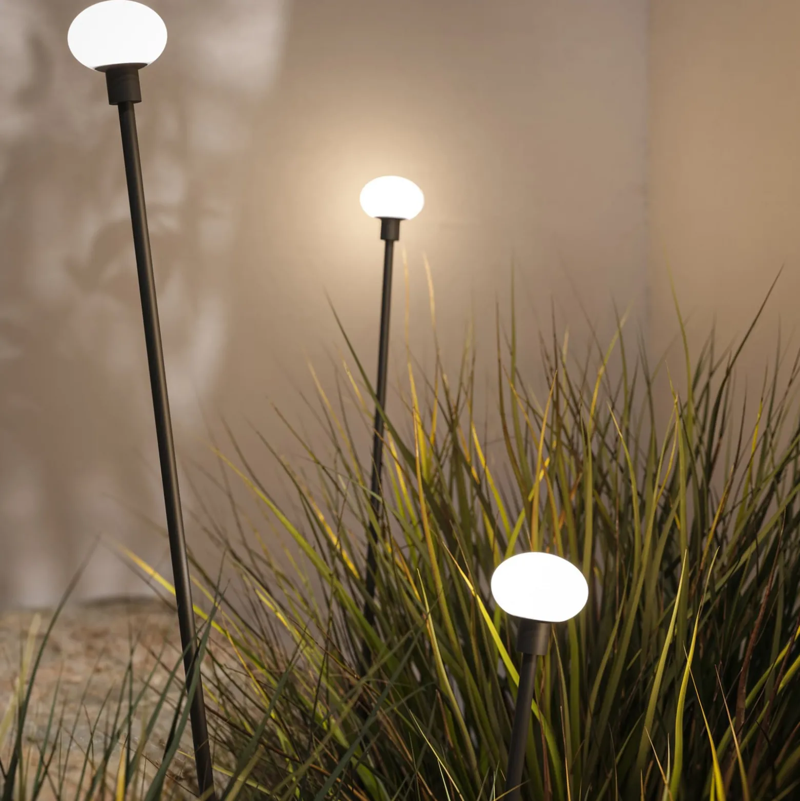 Karman LED-maapiikkivalo MINUIT, korkeus 105 cm, musta, IP65