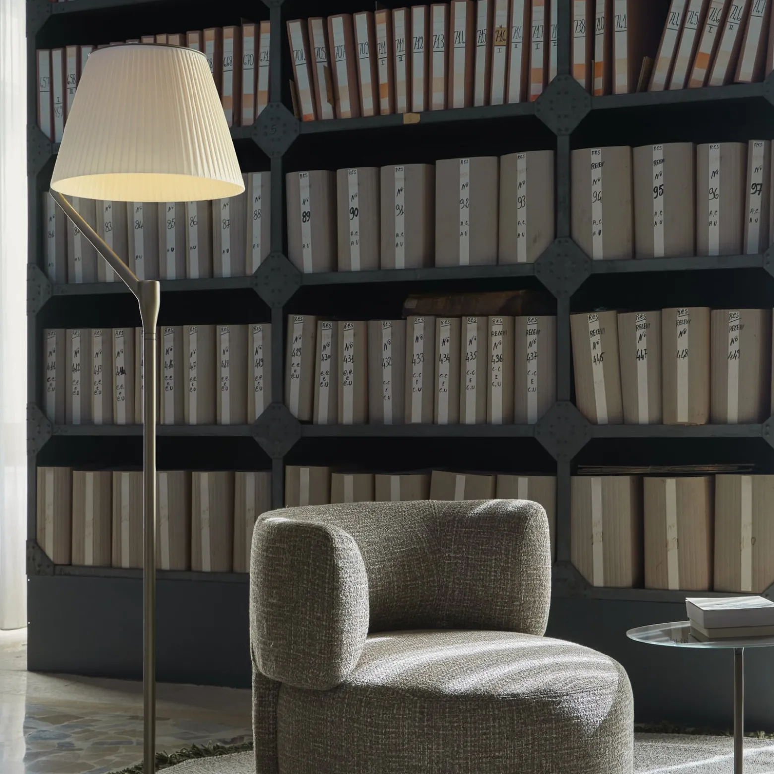 Kartell Angelo Stone LED-lattiavalaisin, vaalean kultainen