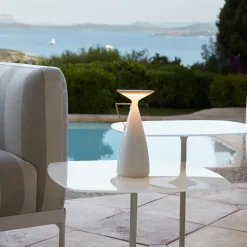 Kartell LED-akku pöytävalaisin Camomille, valkoinen, korkeus 24 cm