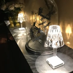 Kartell LED-paristopöytävalaisin Paristo, 26cm, läpinäkyvä, IP54