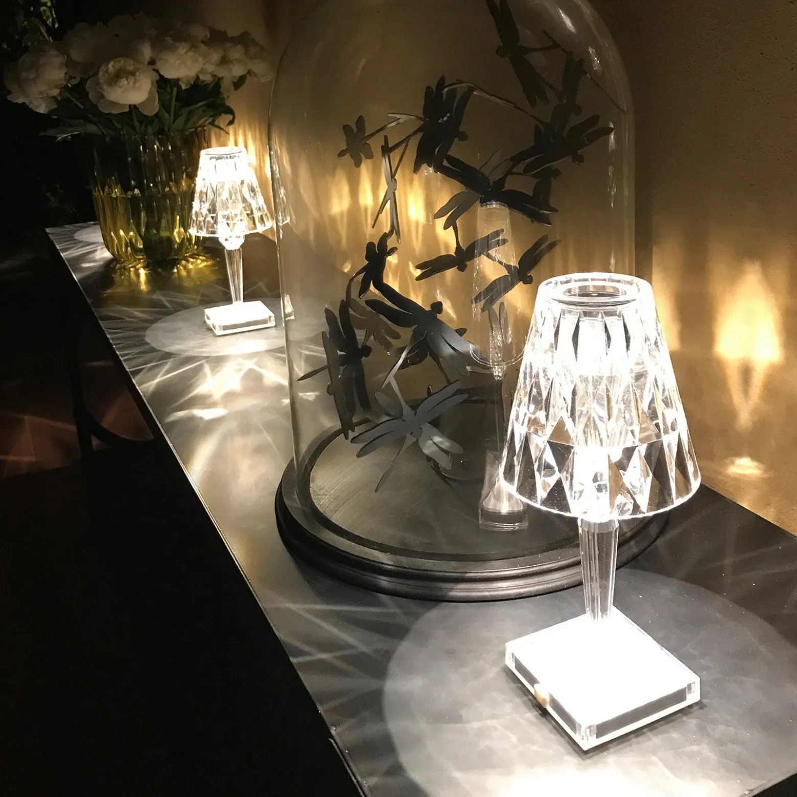 Kartell LED-paristopöytävalaisin Paristo, 26cm, läpinäkyvä, IP54