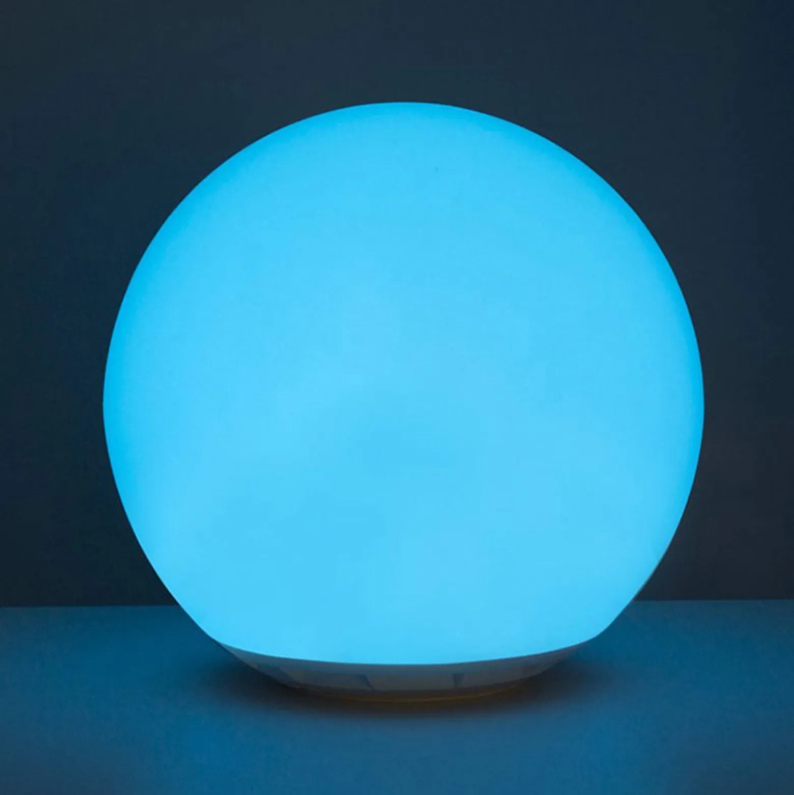 Kelluva solar-LED-valopallo Globo