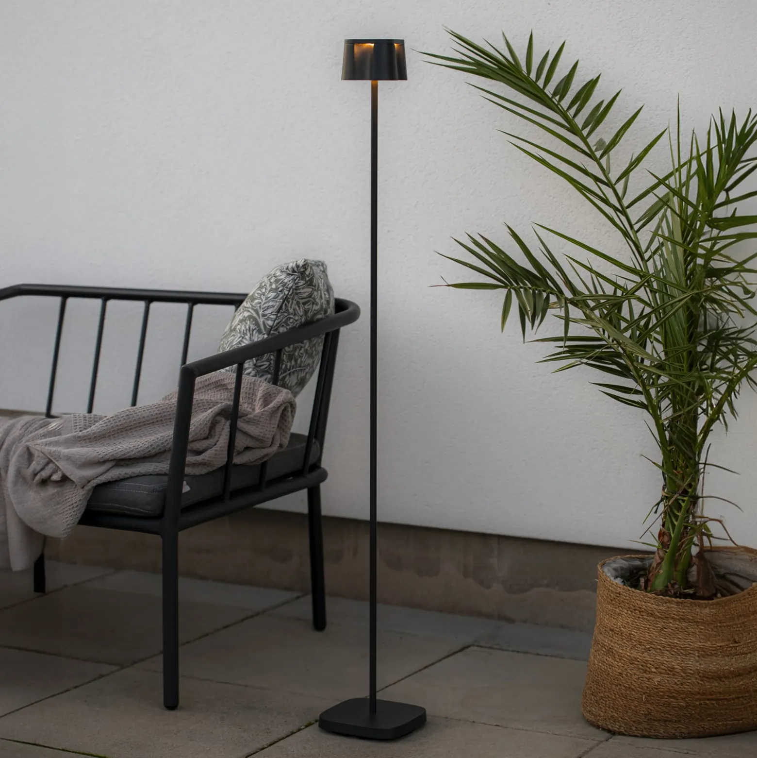 Kiva ladattava LED-lattiavalaisin, musta, alumiini, IP54, himmennin,