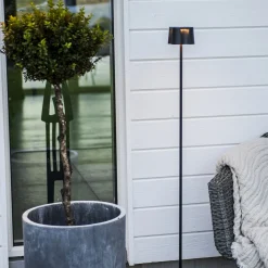 Kiva ladattava LED-lattiavalaisin, musta, alumiini, IP54, himmennin,