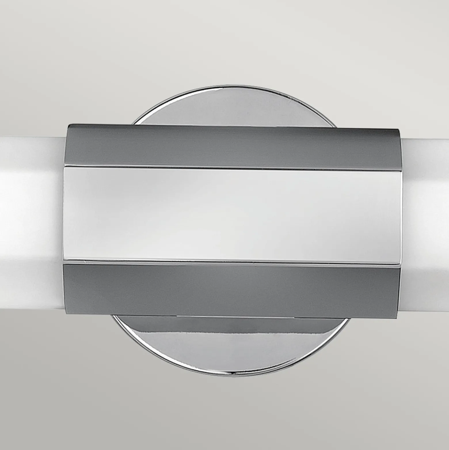 Kylpyhuoneen LED-seinävalaisin Facet Dual, kromi, 2-valo, leveys 66 cm