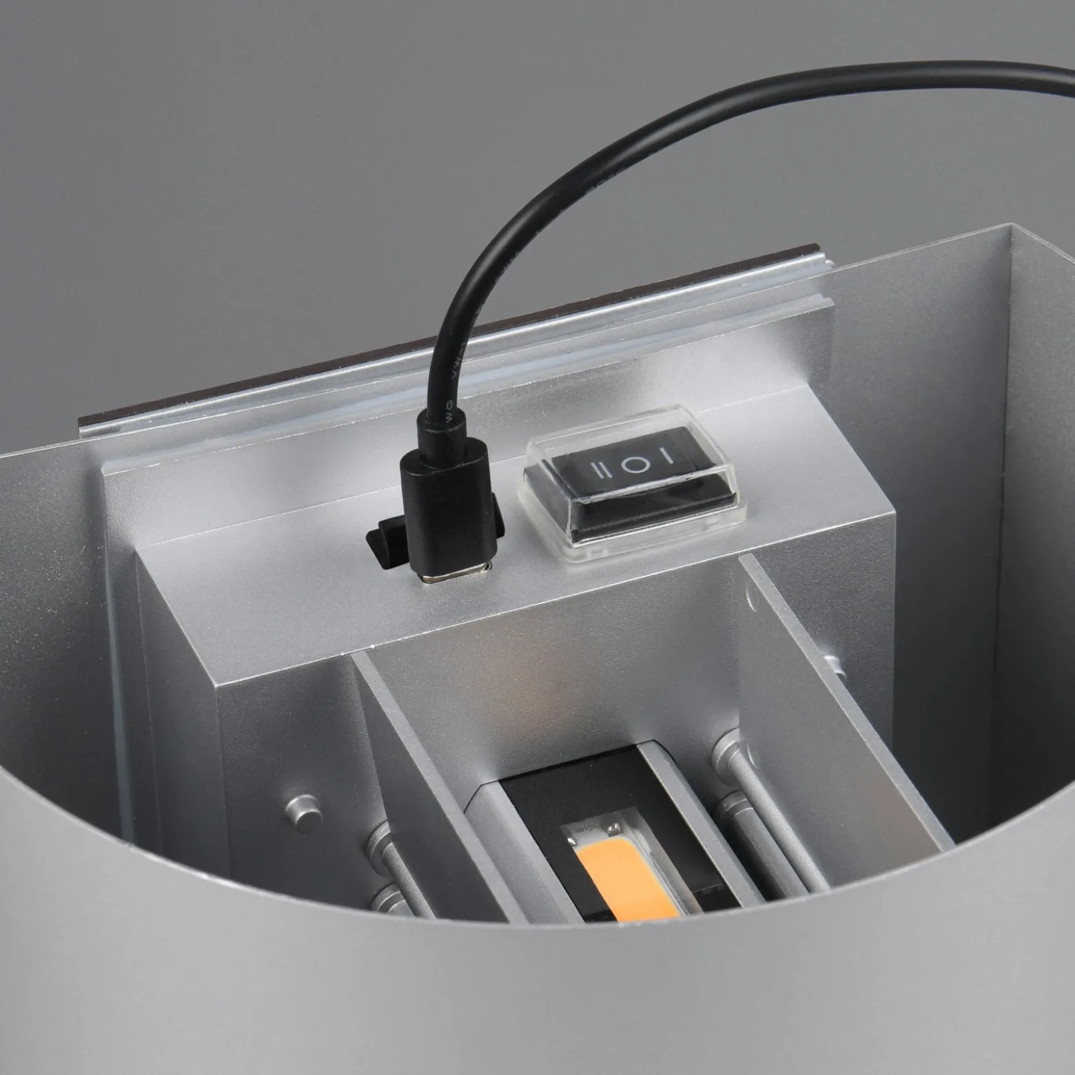 Ladattava LED-ulkoseinävalaisin Talent, titaaninvärinen, leveys 16 cm