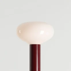 Lattiavalaisin Flo, punainen, korkeus 138 cm, 1-lamppuinen, lasi