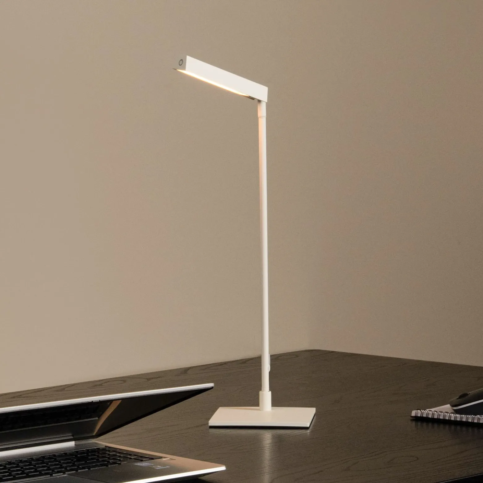 Lavale LED-pöytävalaisin, valkoinen, himmennettävä, korkeus 42 cm
