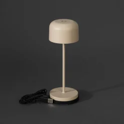 LED-akkukäyttöinen LED-pöytälamppu Lille, korkeus 20 cm, hiekanvärinen, IP54,