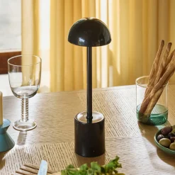 LED-akkukäyttöinen pöytälamppu Taten, musta, korkeus 30 cm, metalli