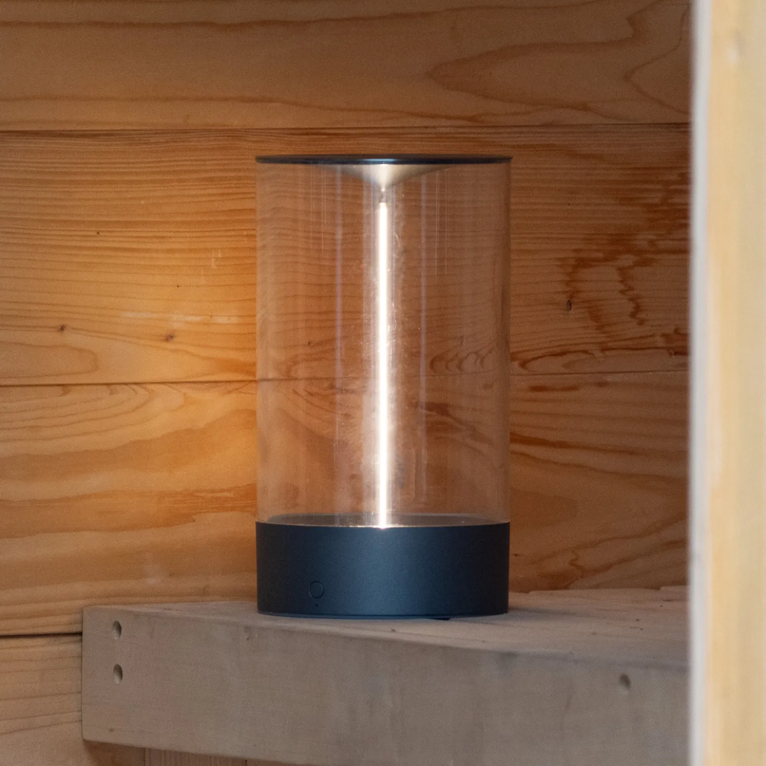 LED-akkukäyttöinen pöytävalaisin Edison, korkeus 23 cm, harmaa/kirkas, IP54