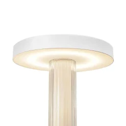 LED-akkukäyttöinen pöytävalaisin Trezzi, valkoinen, korkeus 22 cm, metalli/lasi