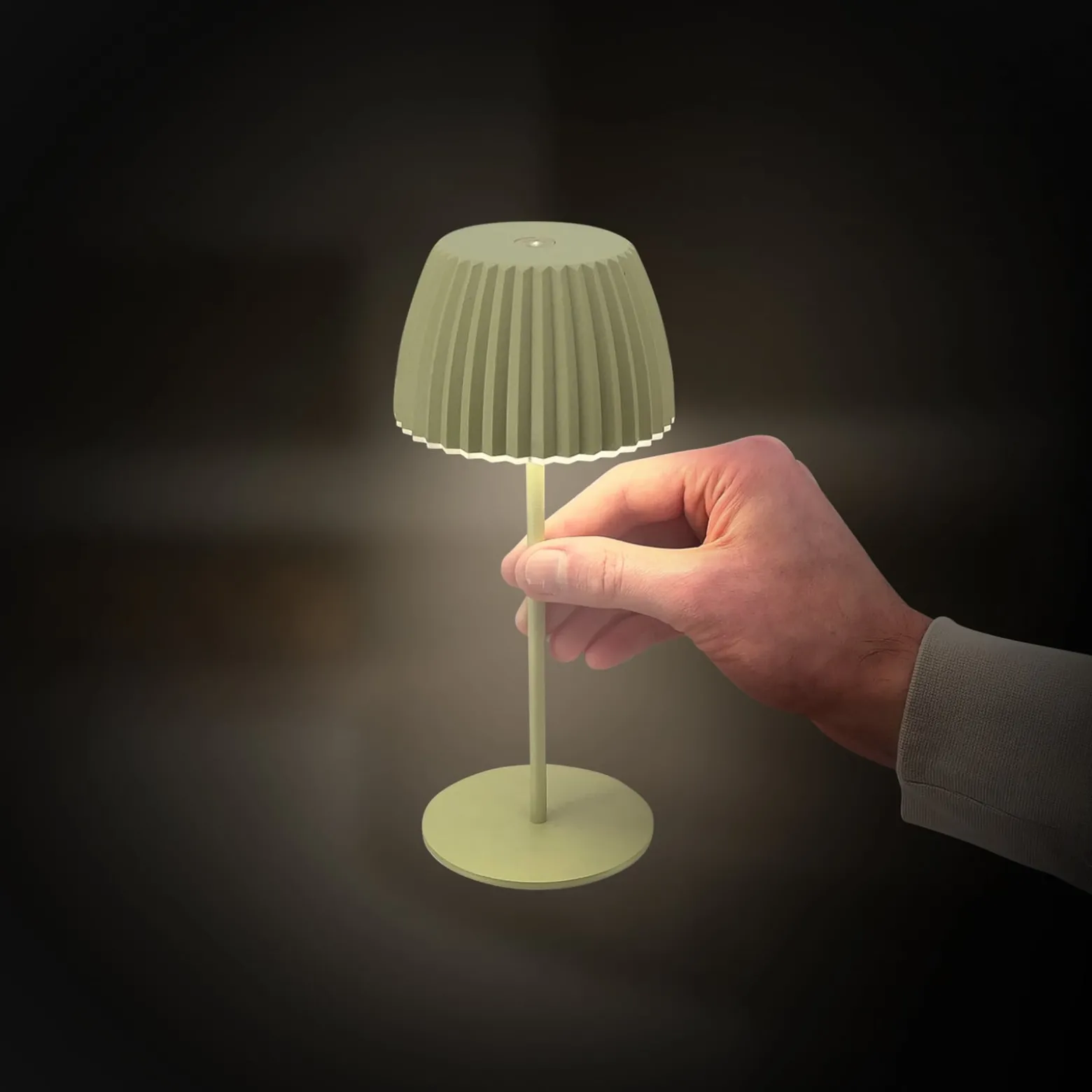 LED-akkupöytälamppu Brilo unplugged Riffle, 20 cm, vihreä