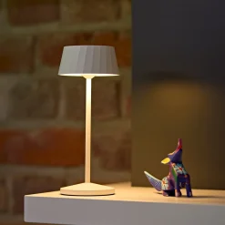 LED-akku-pöytälamppu Facetta, valkoinen, 22 cm, metalli, CCT IP44