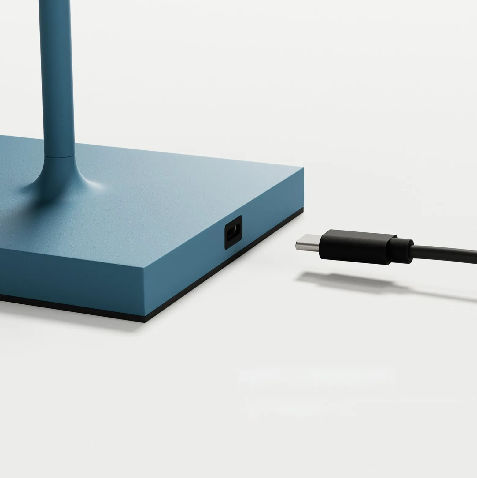 LED-akkupöytälamppu Nuindie, USB-C, sininen, IP54, himmennettävä