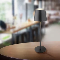 LED-akku-pöytälamppu Vannie, musta, korkeus 36 cm, IP44