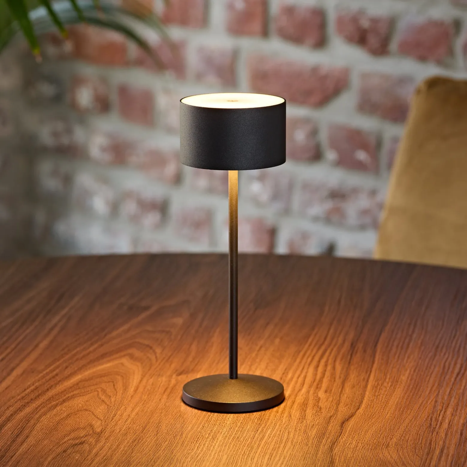 LED-akku-pöytävalaisin Veluna, musta, 3 kpl, 25 cm, IP44
