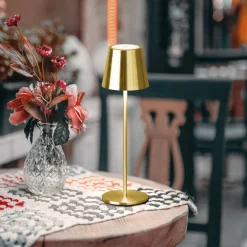 LED-akku-pöytävalaisin Viletto, messinkivärinen, IP54