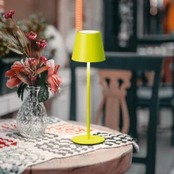 LED-akku-pöytävalaisin Viletto, vaaleanvihreä, IP54