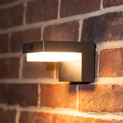 LED-akku-seinävalaisin 800104, antrasiitti, IP44, anturi