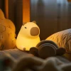 LED-akkuvalo Piggy, ruskea, korkeus 12 cm, silikoni
