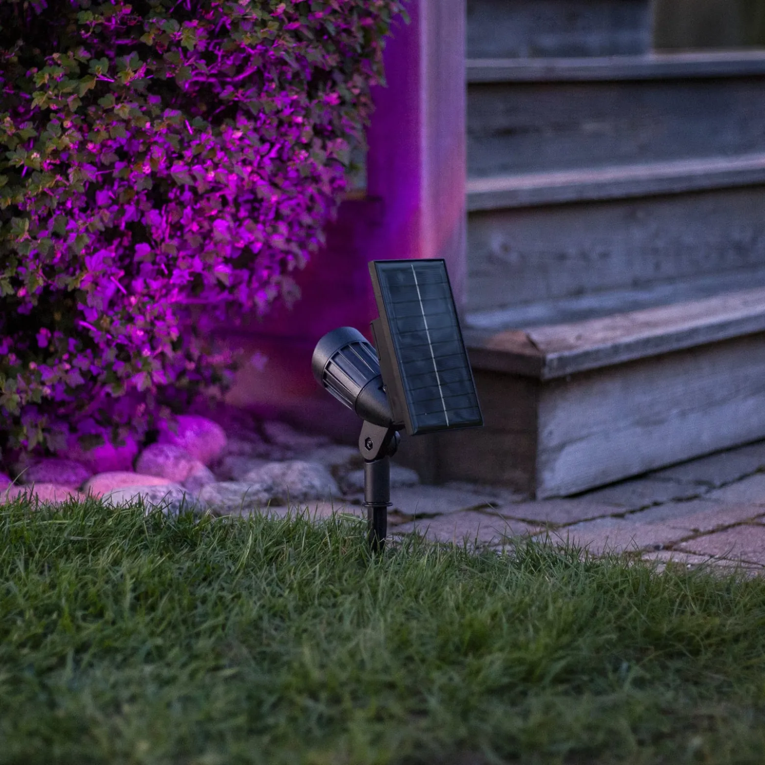 LED-aurinkokäyttöinen kohdevalaisin Powerspot 19 cm RGBW, 80 lm, musta, maakiila