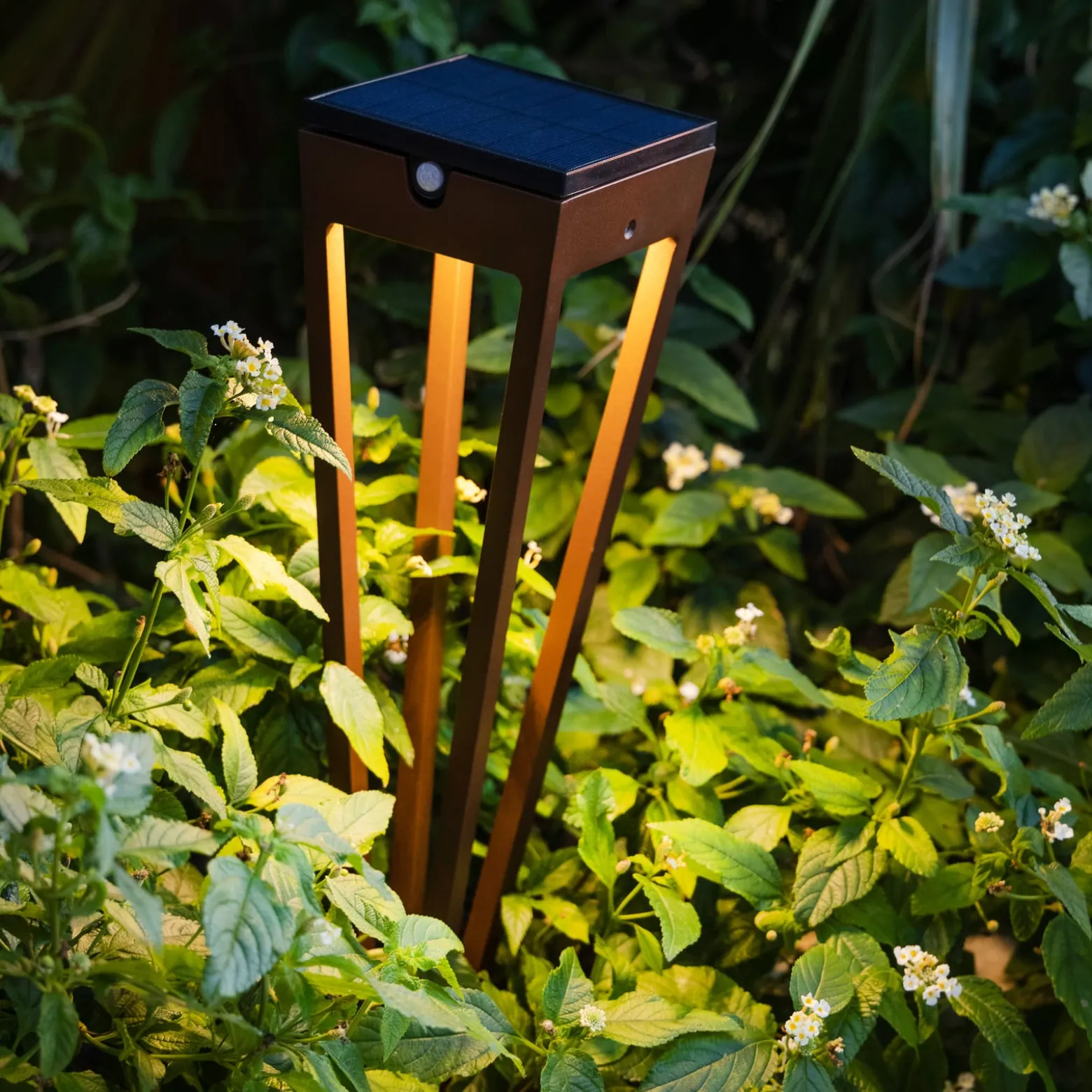 LED-aurinkolyhty Tinka, korkeus 52 cm, corten