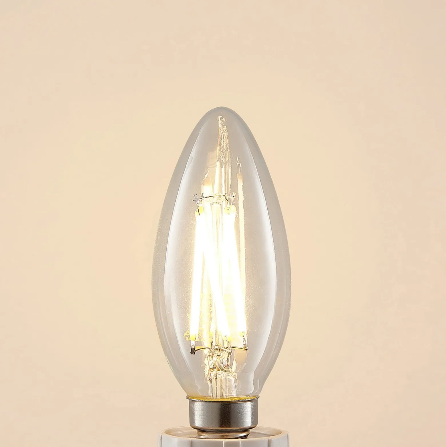 LED-filamenttilamppu E14 4W 827 kynttilä him., 3x