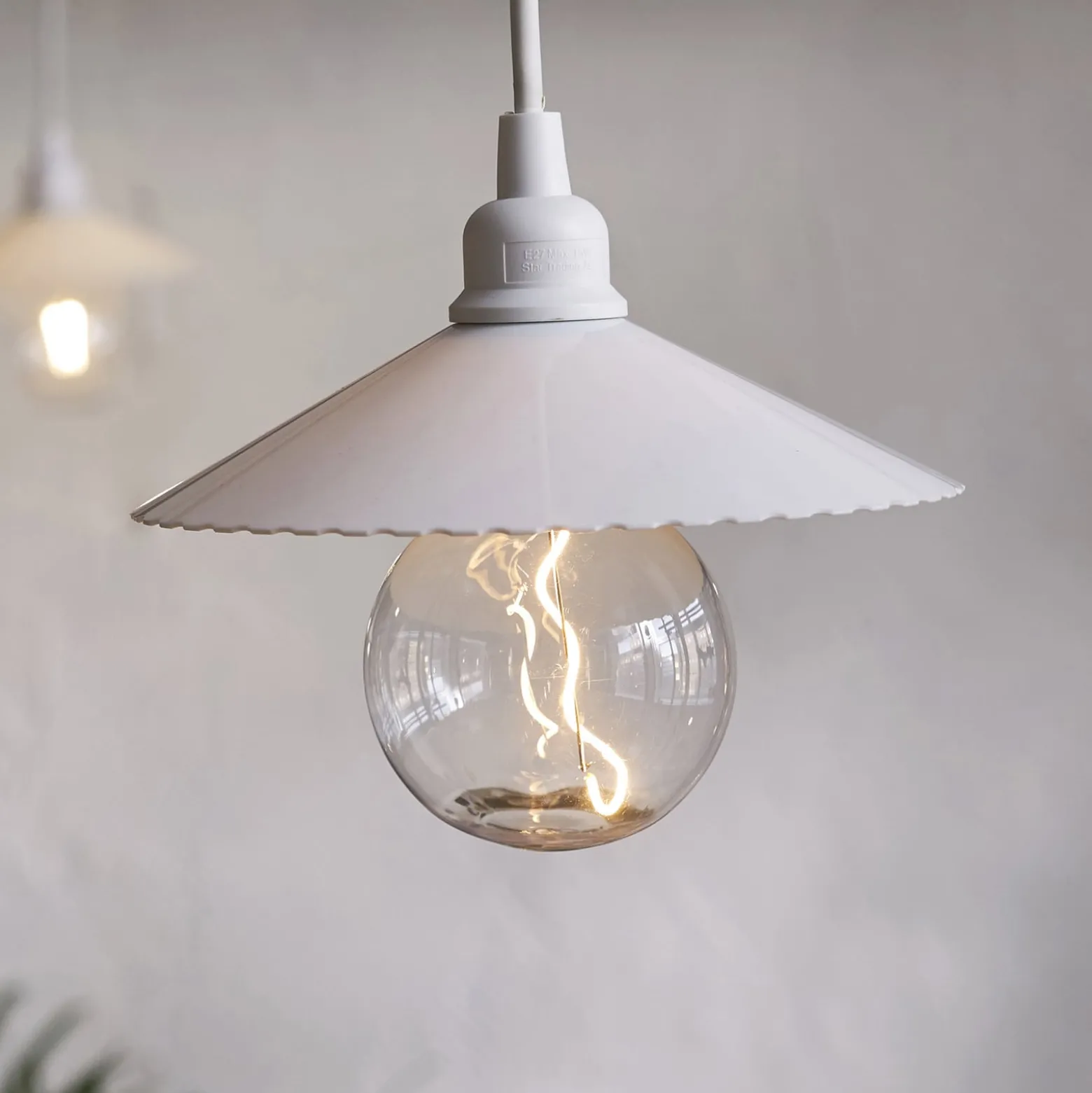 LED-Globe G95 E27 1 W 2 200 K filamenttioptiikka