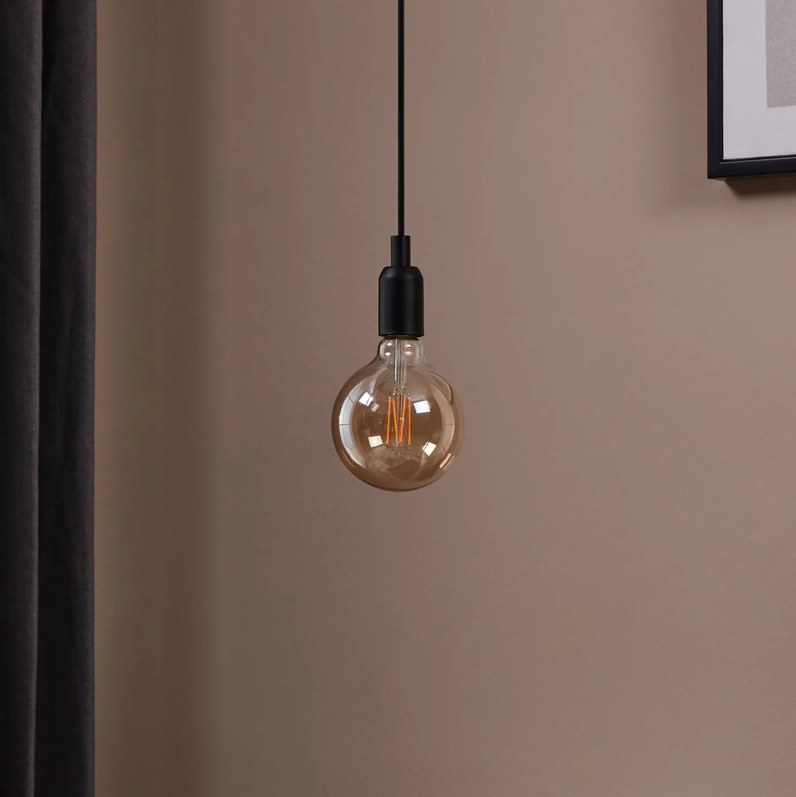 LED-globe-lamppu E27 G125 4W 1700 K filament kulta