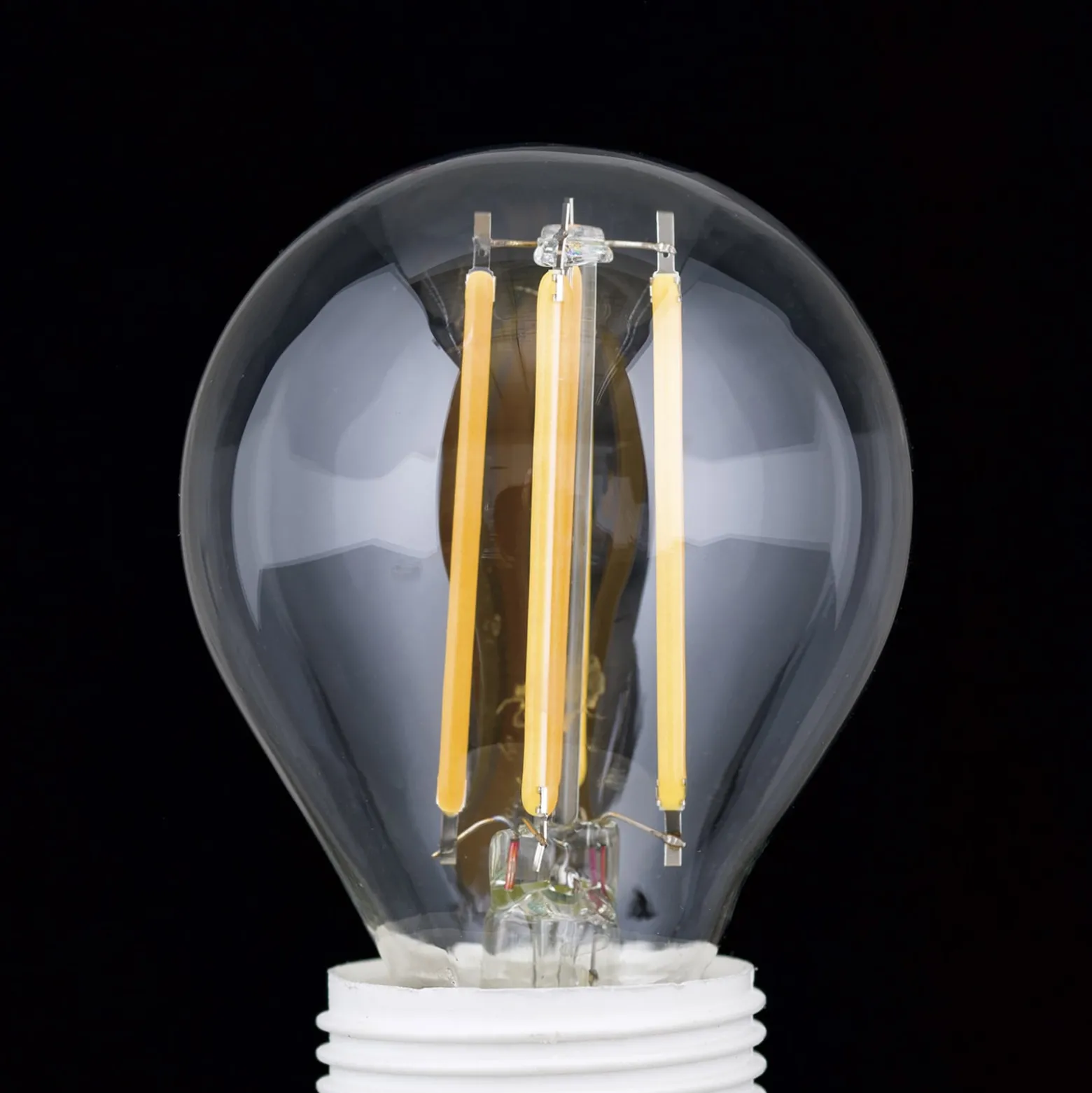 LED-golfpallolamppu E14 5W filament 827 himmen.