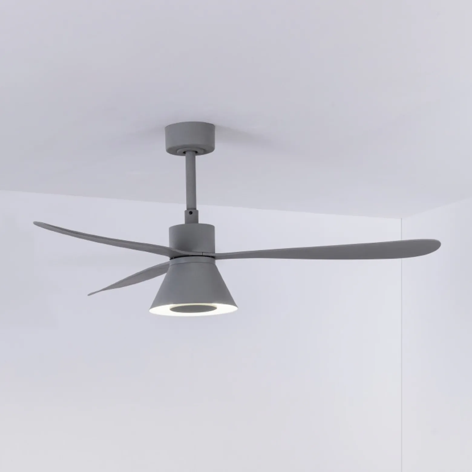 LED-kattotuuletin Amelia Cone L, harmaa, DC, hiljainen, 132 cm
