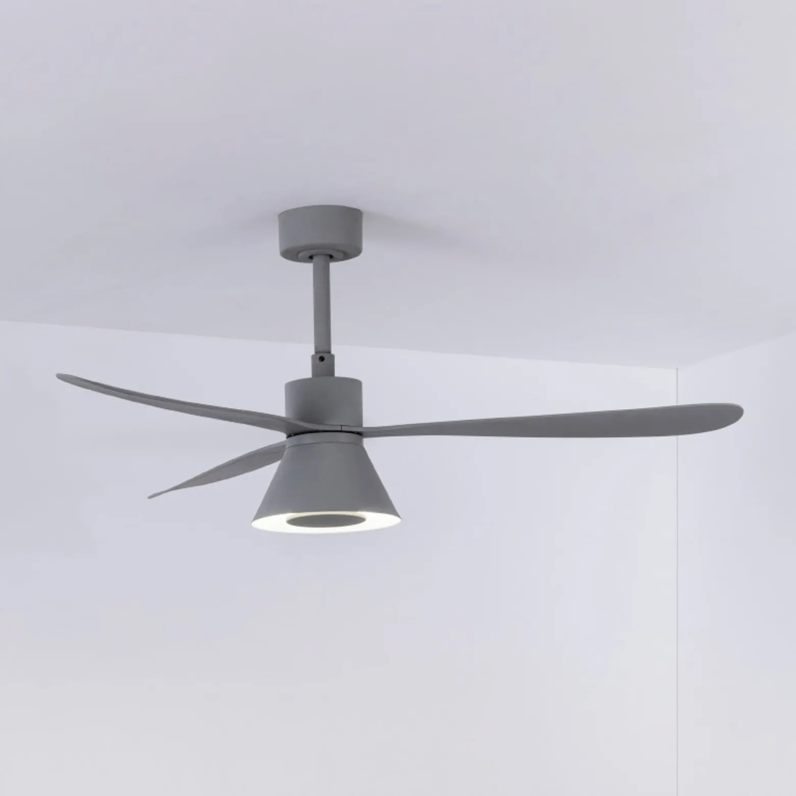 LED-kattotuuletin Amelia Cone L, harmaa, DC, hiljainen, 132 cm