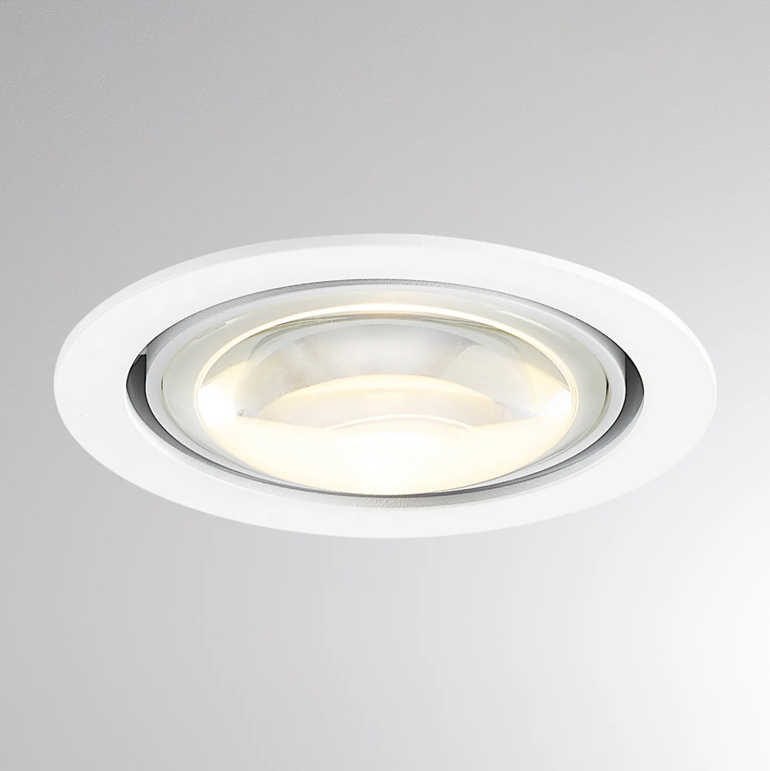 LED-kattouppovalaisin MAG MINI, valkoinen, Ø 10 cm, CCT 18 V