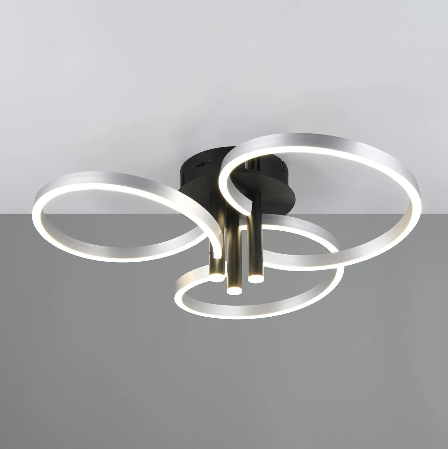 LED-kattovalaisin Caruso, alumiini/musta, Ø 66 cm, metalli CCT himmeä