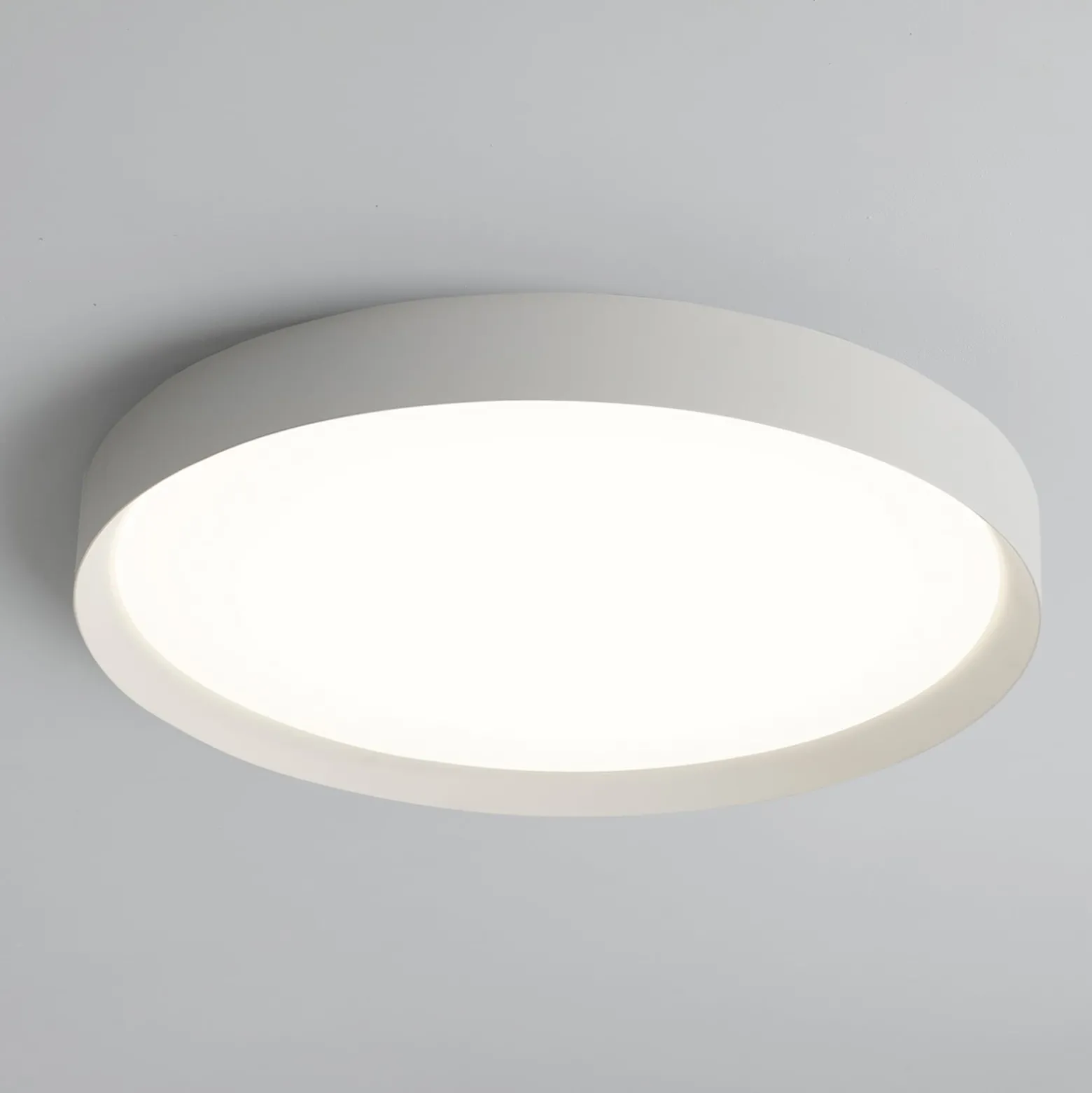 LED-kattovalaisin Minsk, valkoinen, Ø 60 cm, Casambi, 42 W, CCT