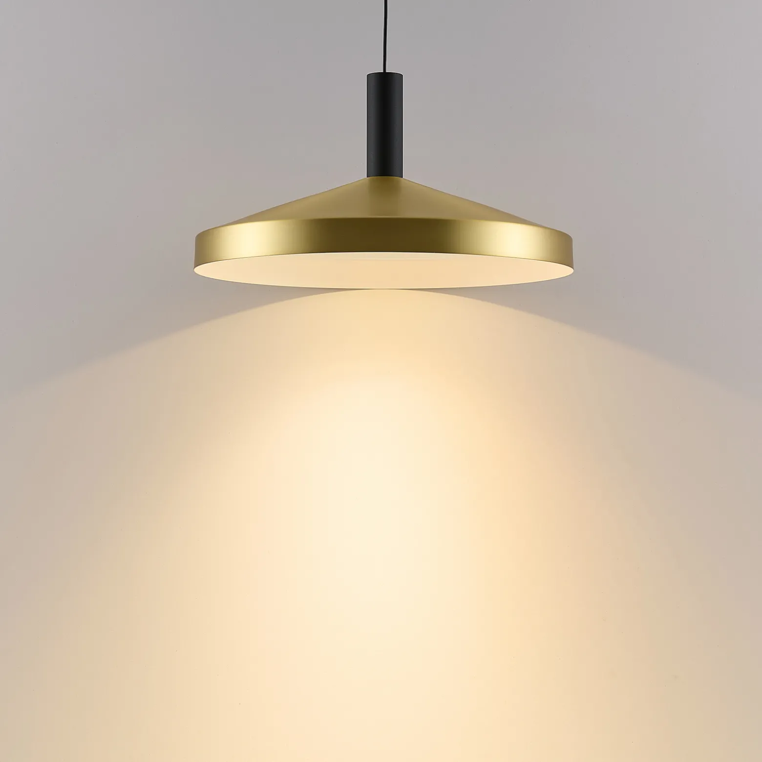 LED-kiskovalaisin LORA III, messinki, halkaisija 36 cm, 40°, CCT, 3-vaihe