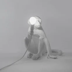 LED-koristepöytävalo Monkey Lamp, valkoinen/istuva