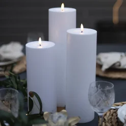 LED-kynttilä Flamme Rak 27,5 cm valkoinen muovi paristokäyttöinen
