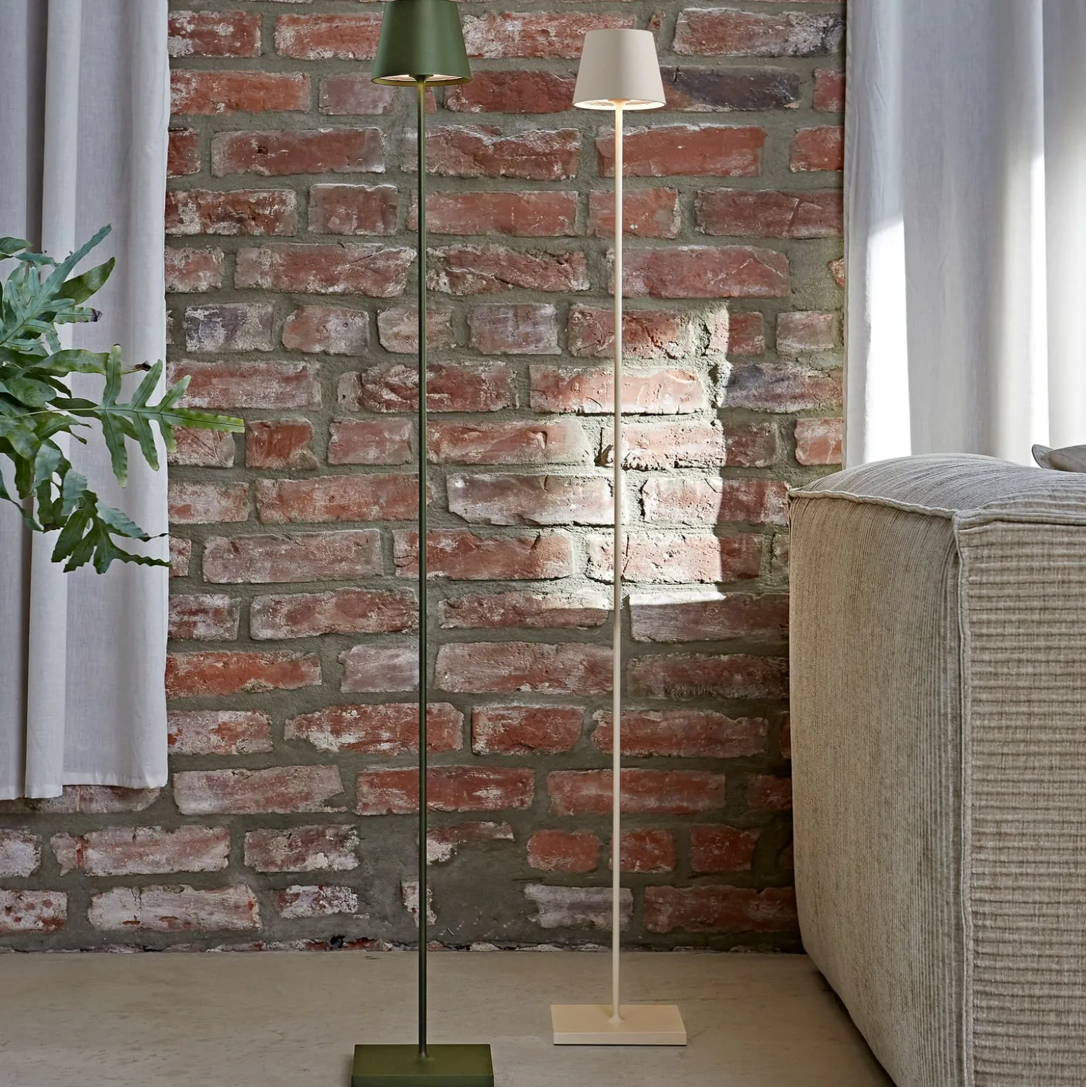 LED ladattava lattiavalaisin Nuindie IP54 120 cm pyöreä USB-C kuusen vihreä