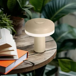 LED ladattava pöytävalaisin Pilu, beige Korkeus 16,5 cm metalli Touchdim